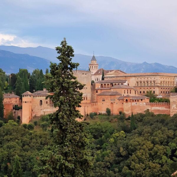 La-alhambra-de-granada